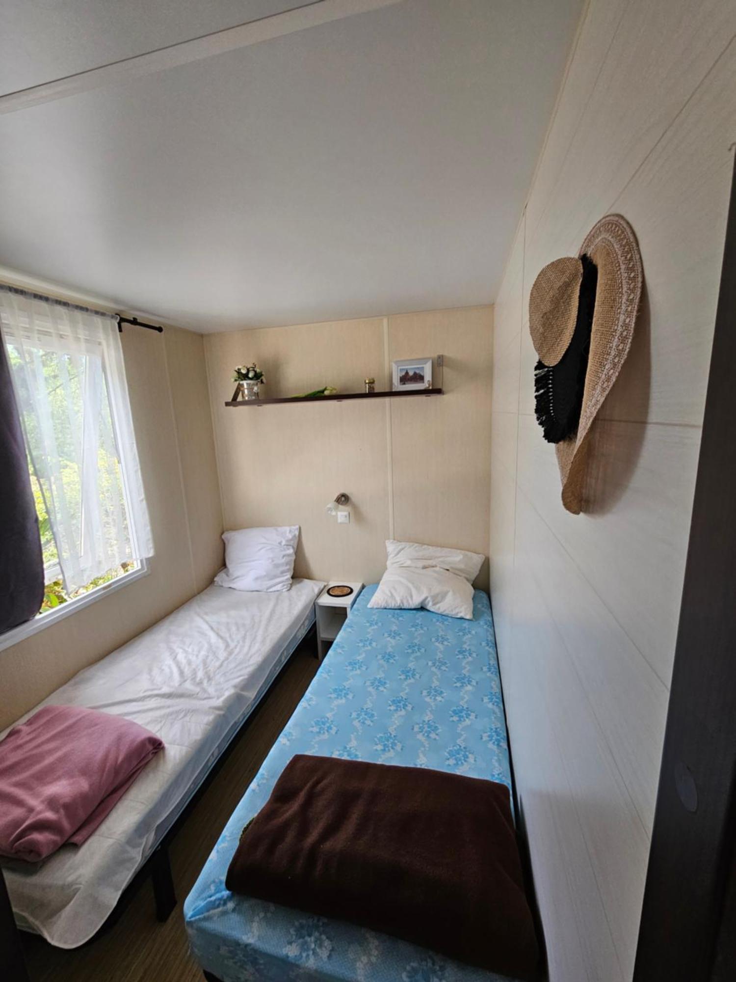Mobile-Home Hyeres Var Climatise Dans Camping Avec Piscine Jusqu'A 6 Personnes Экстерьер фото